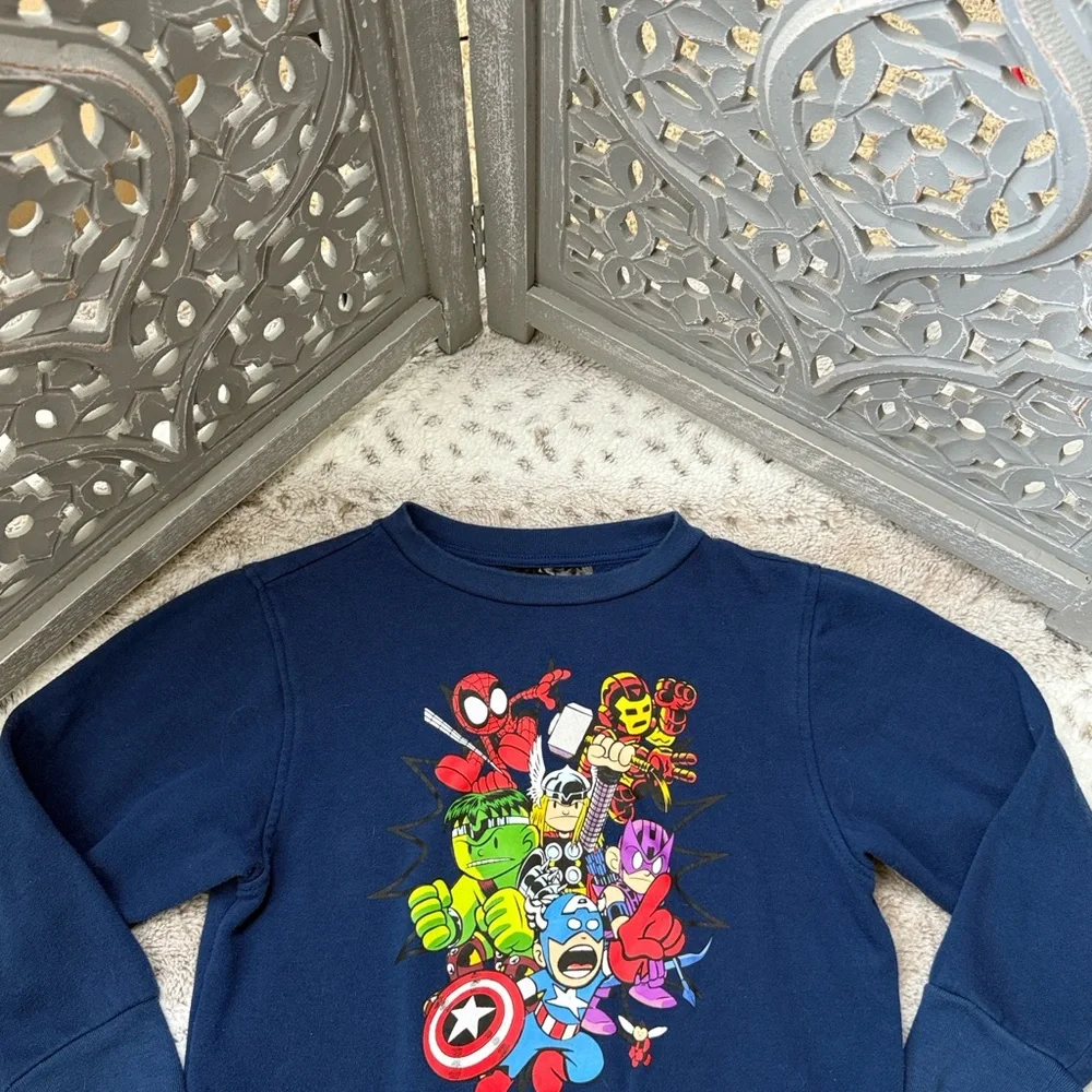 Disney Marvel Avengers superhero sweatshirt boys small preppy school winter